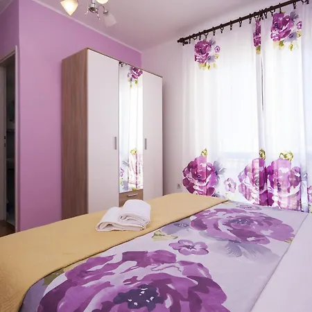 Family Barbarella * Brodarica (Sibenik-Knin)